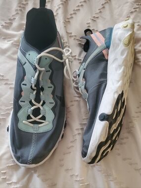 Nike Men's Athletic Shoes Gray with Light Blue Accents